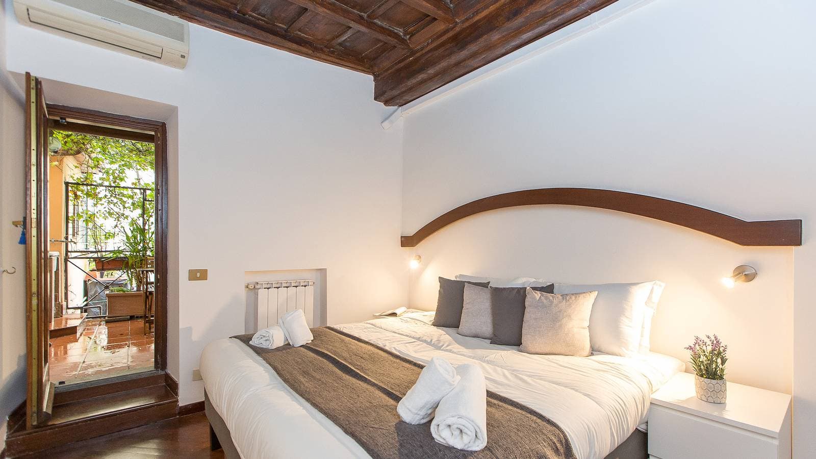 Foto 8 von 28: Ferienwohnung für 4 Personen mit Balkon/Terrasse