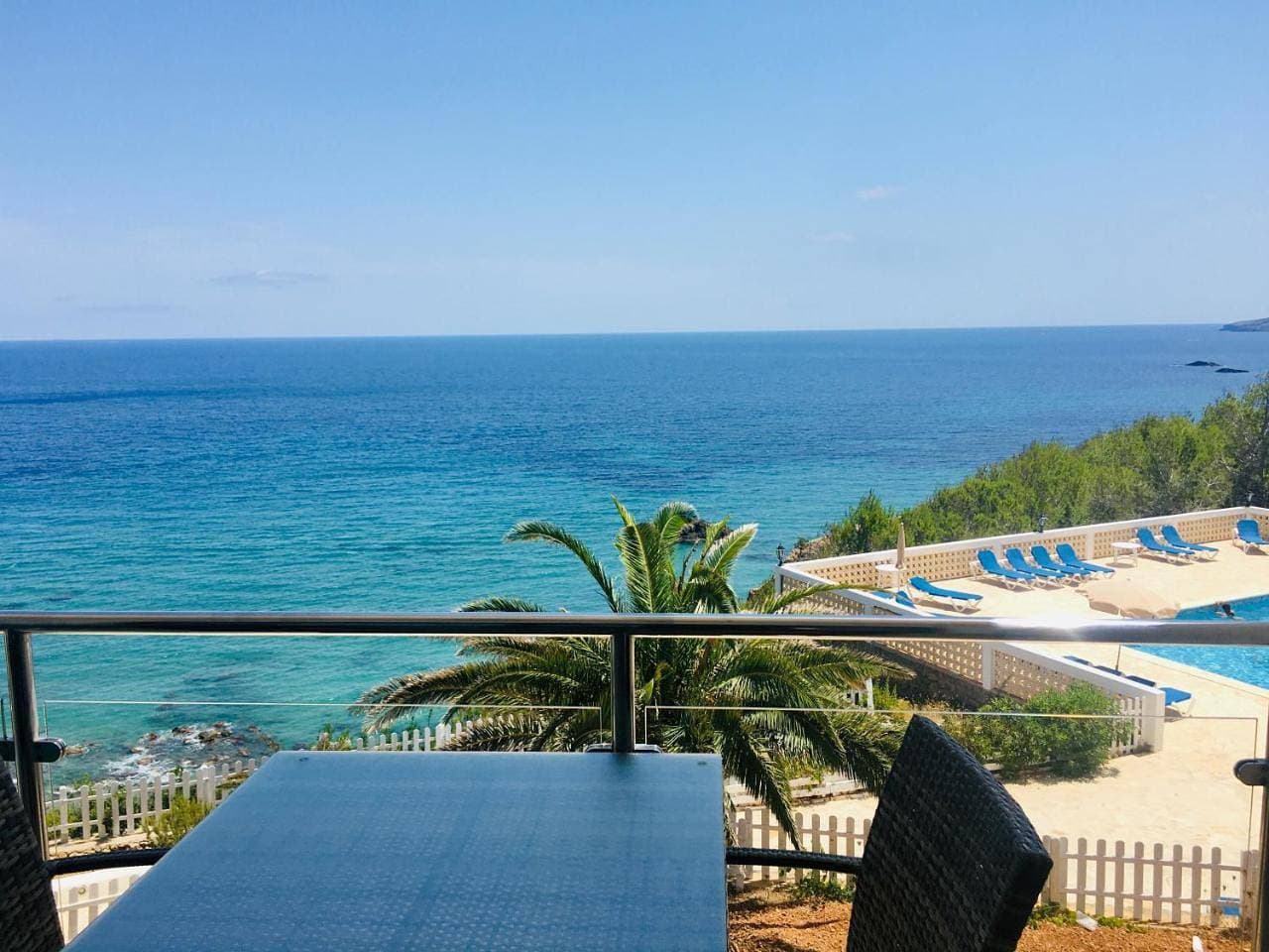 Foto 12 von 66: Two-Bedroom Apartment with Sea View