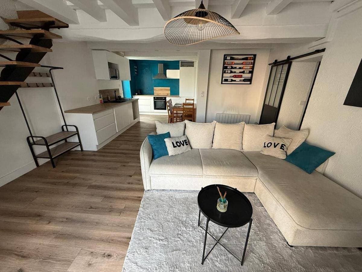 Maison au calme avec terrasse privée 1