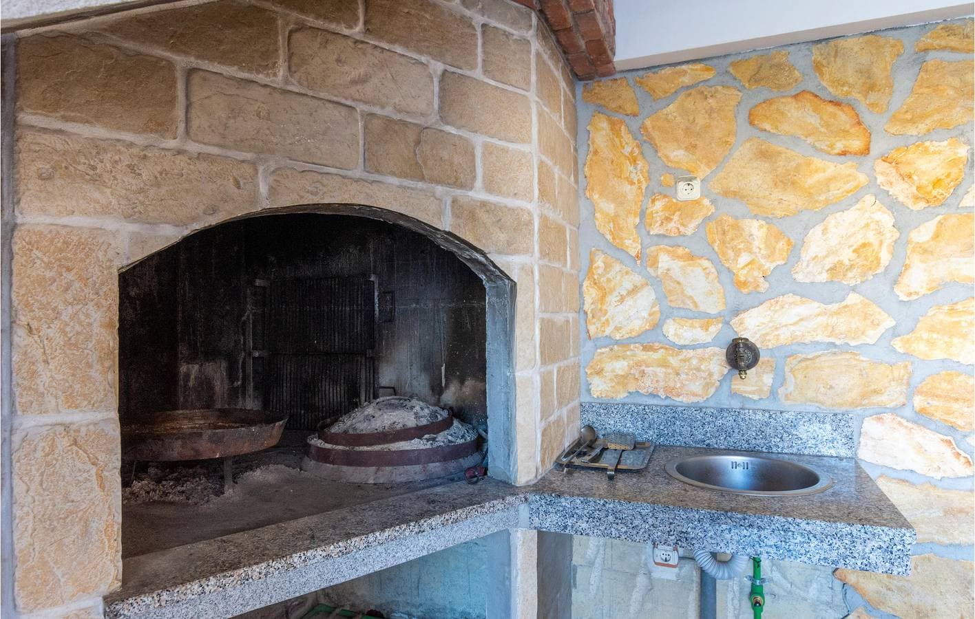 Foto 8 von 20: Gemütliche Ferienwohnung mit Pool, Terrasse und 2 km Entfernung zum Strand von Strobec