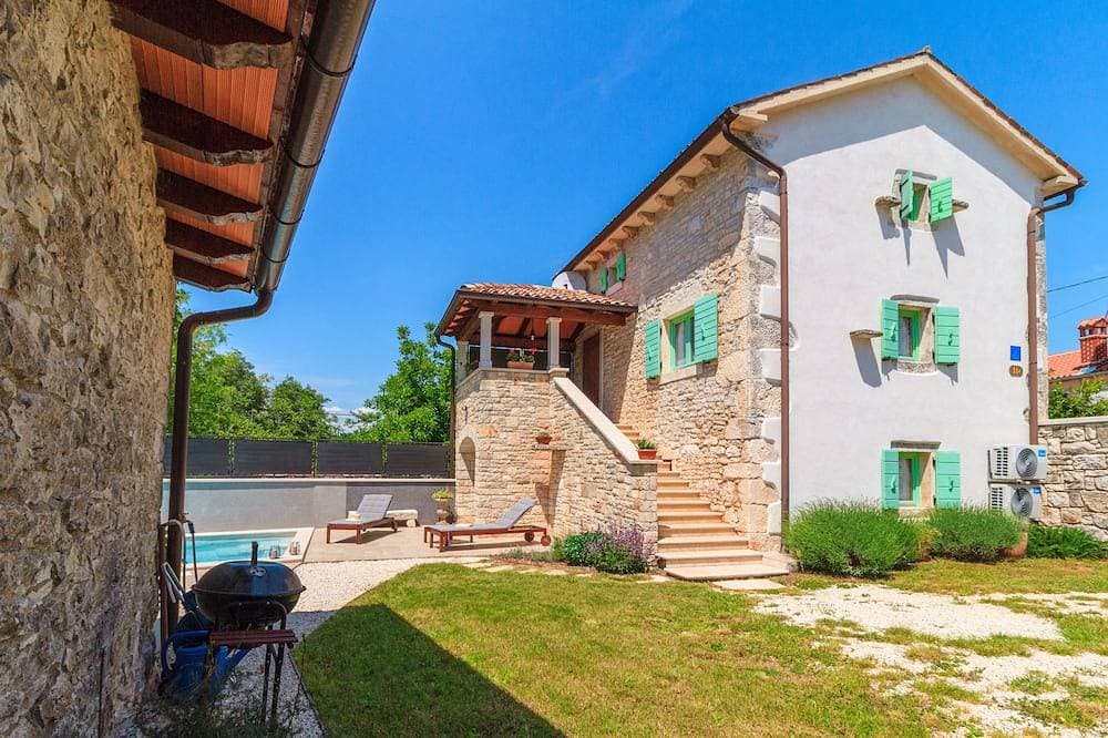 Foto 11 von 30: Charmantes Steinhaus mit privatem Pool und Garten