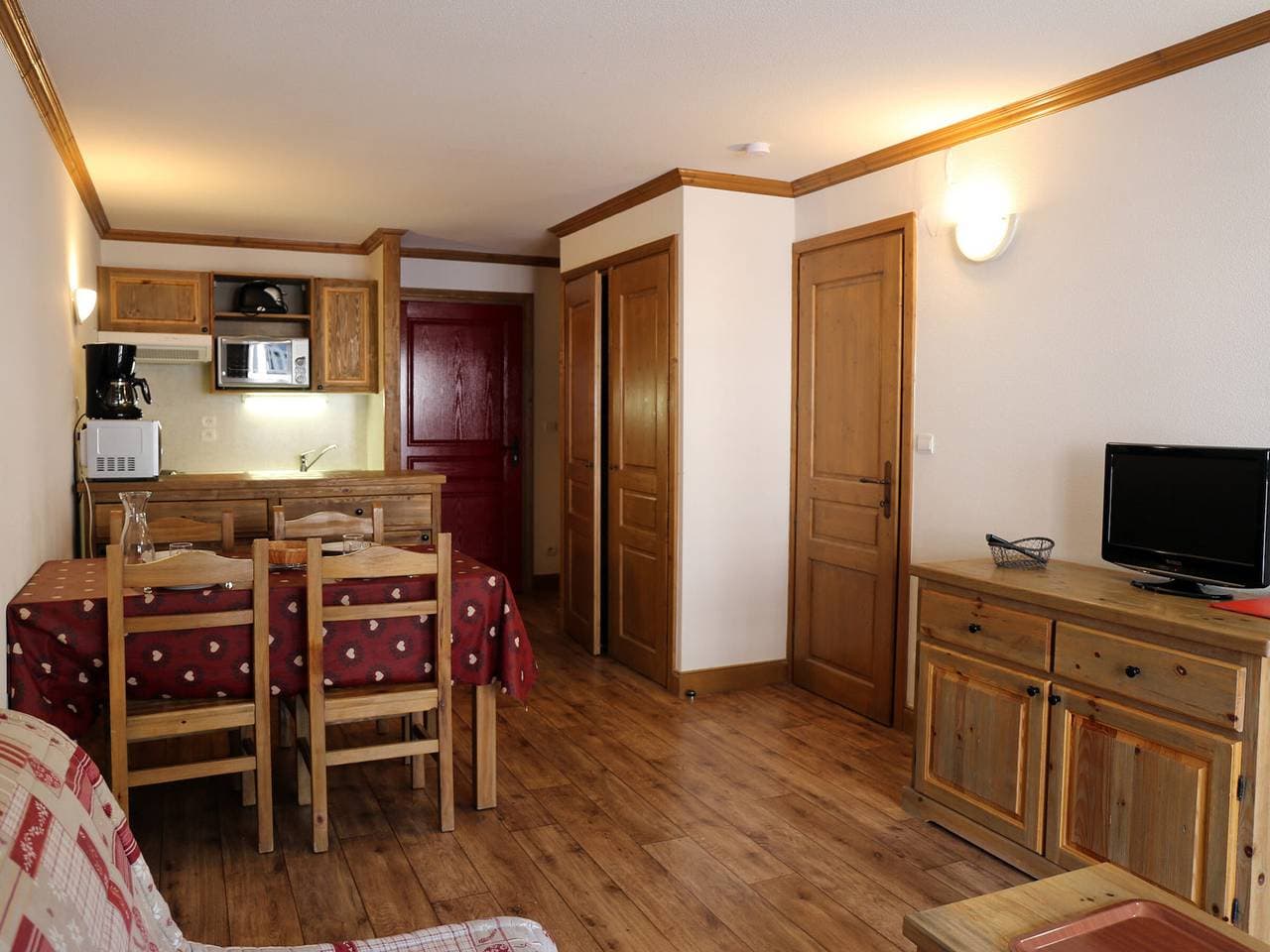 Foto 2 von 17: Geräumige Wohnung für 6 Personen mit WIFI in Aussois