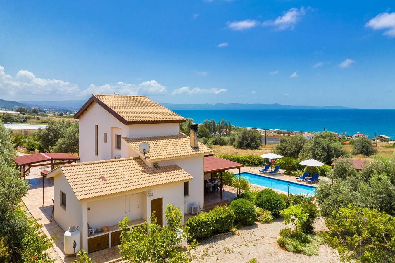 Foto 10 von 43: Villa für 6 Personen mit Balkon