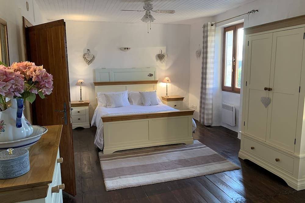 Foto 2 von 30: Luxurious farmhouse property with chic barn conversion & fabulous pool