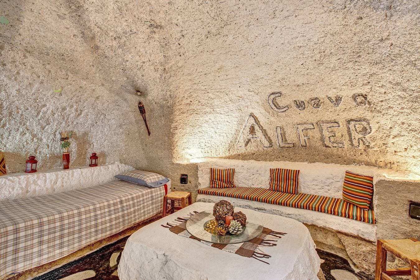 Foto 2 von 27: Haustierfreundliches Ferienhaus Casas Cueva Alfer 1 mit Meerblick, Garten und WLAN