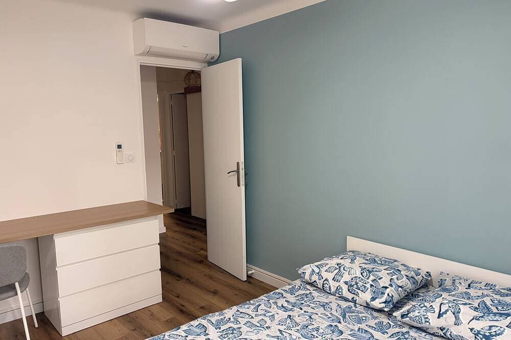 Foto 7 von 21: La Garde, Refurbished - ideal location, sleeps 8