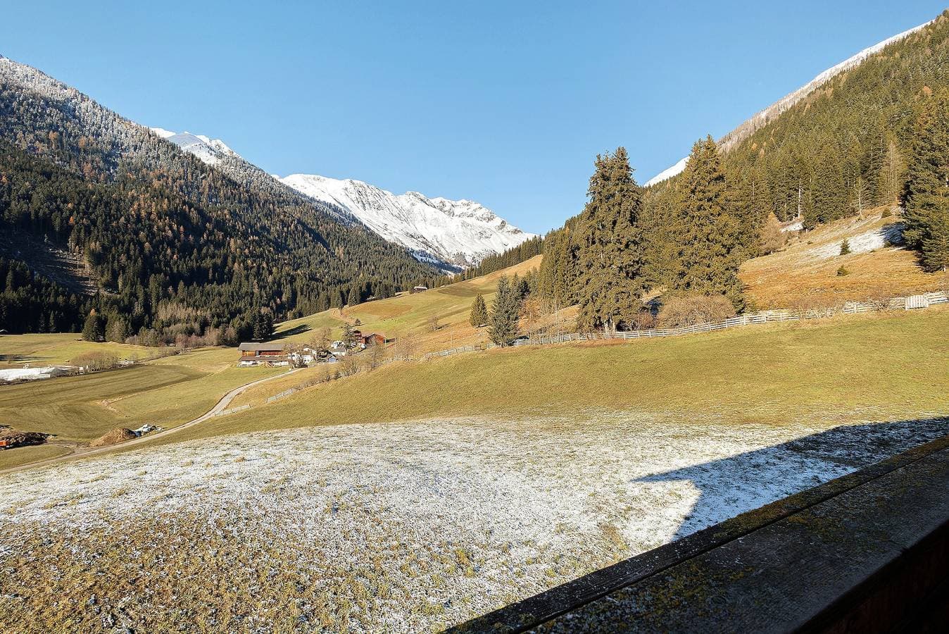 Foto 10 von 26: Apartment „Burgerhof Mooswald“ mit Bergblick, Gemeinschaftsterrasse und WLAN