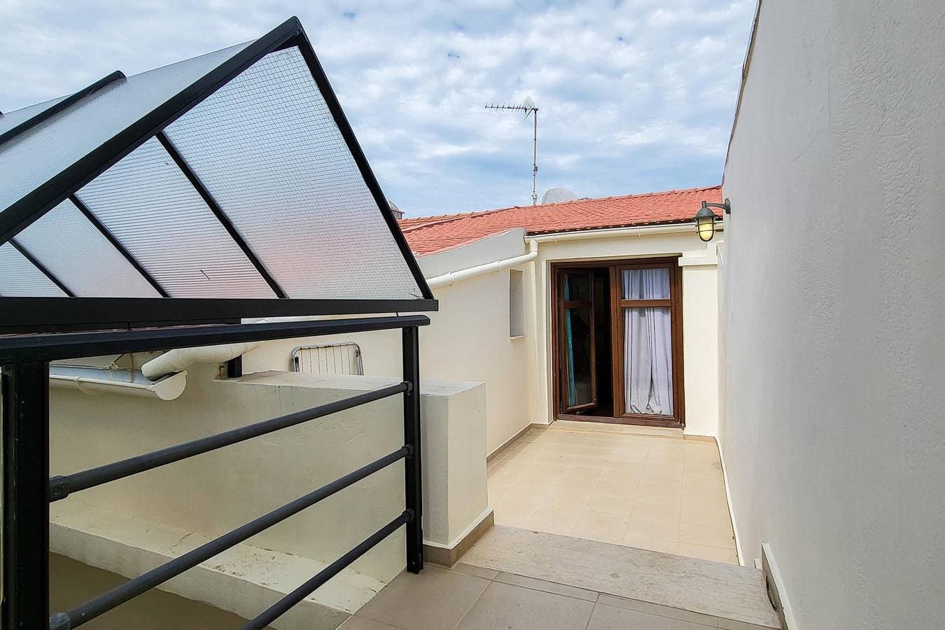 Foto 11 von 43: Ferienwohnung für 6 Personen mit Terrasse