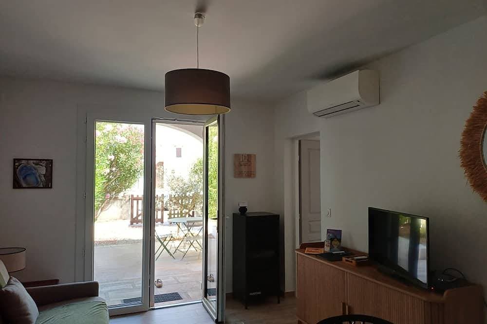 Foto 5 von 11: \"An Endless Summer\"! Apartment with a courtyard, a 5-minute walk from the ocean.