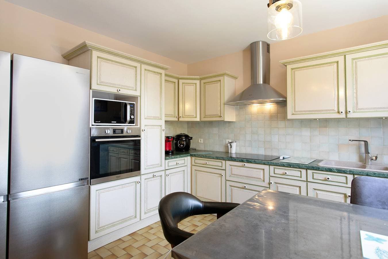 Foto 7 von 41: Ferienhaus „La Pépinière“ mit privater Terrasse, Garten und WLAN