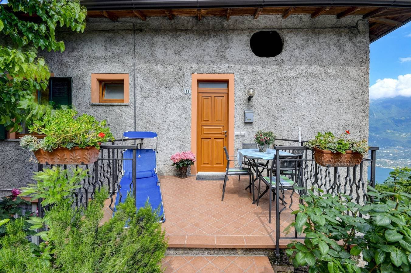 Foto 2 von 41: Ferienwohnung 'Casa Doss' mit Seeblick, privater Terrasse und WLAN