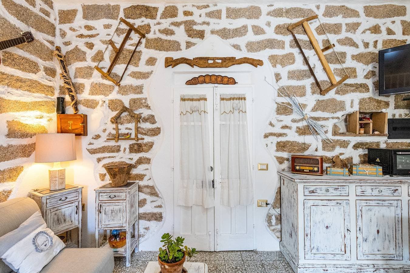 Foto 7 von 23: Charmantes Ferienhaus "Tipica casa a San Pantaleo" in zentraler Lage mit Balkon