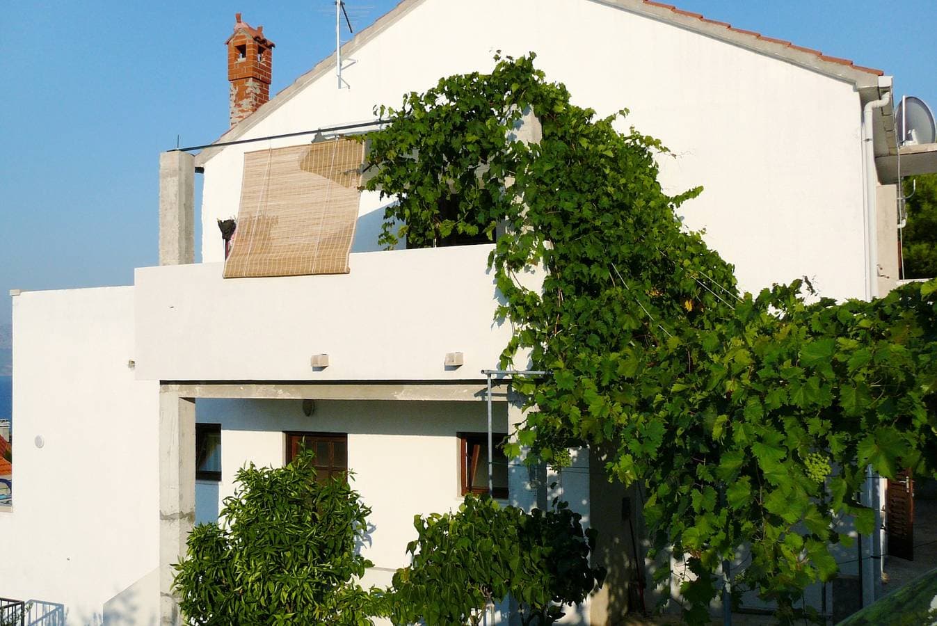 Foto 5 von 22: 1-Zimmer-Ferienwohnung mit Terrasse und Meerblick Postira, Brac -a