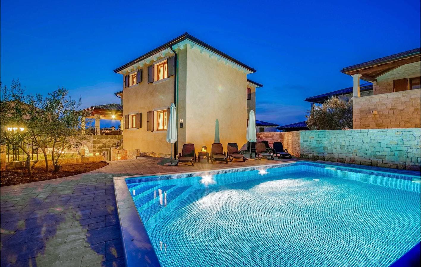 Foto 2 von 44: Reizendes Apartment mit 1 Schlafzimmer, Pool, WLAN und Terrasse, 800 m vom Strand entfernt