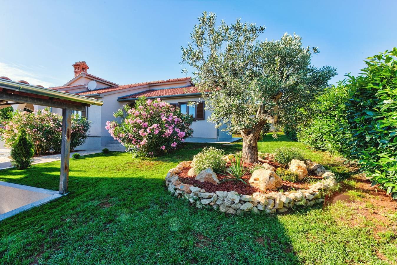 Foto 5 von 45: Villa Meriope mit Pool