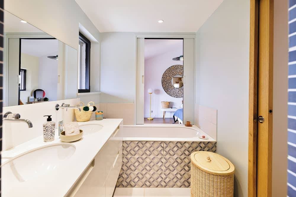 Foto 6 von 17: Spacious Baïgura studio, mountain views, direct access to pool & spa