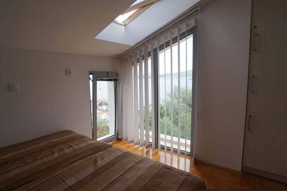 Foto 3 von 30: A Penthouse above the sea with a big infinity pool and a children pool