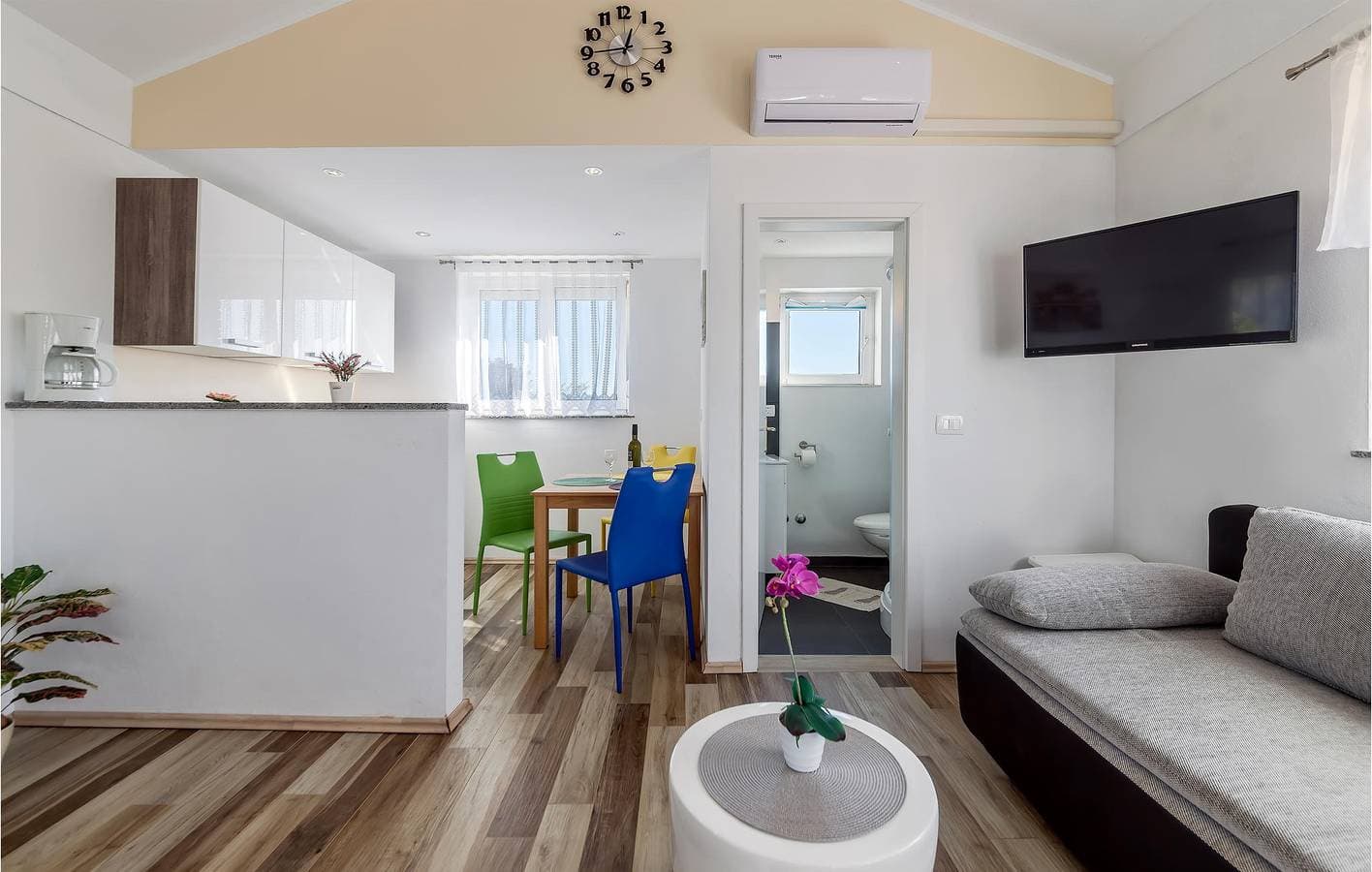 Foto 13 von 25: Gemütliche Ferienwohnung mit Terrasse, WLAN und Parkplatz in Strand- und Restaurantnähe