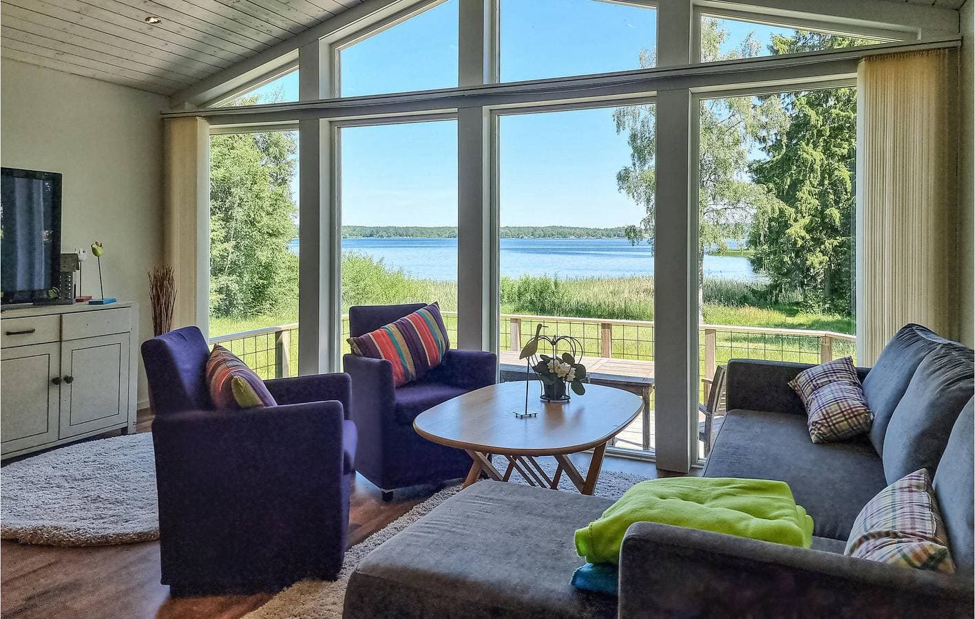 Foto 5 von 16: Ferienhaus für 6 Personen mit Seeblick