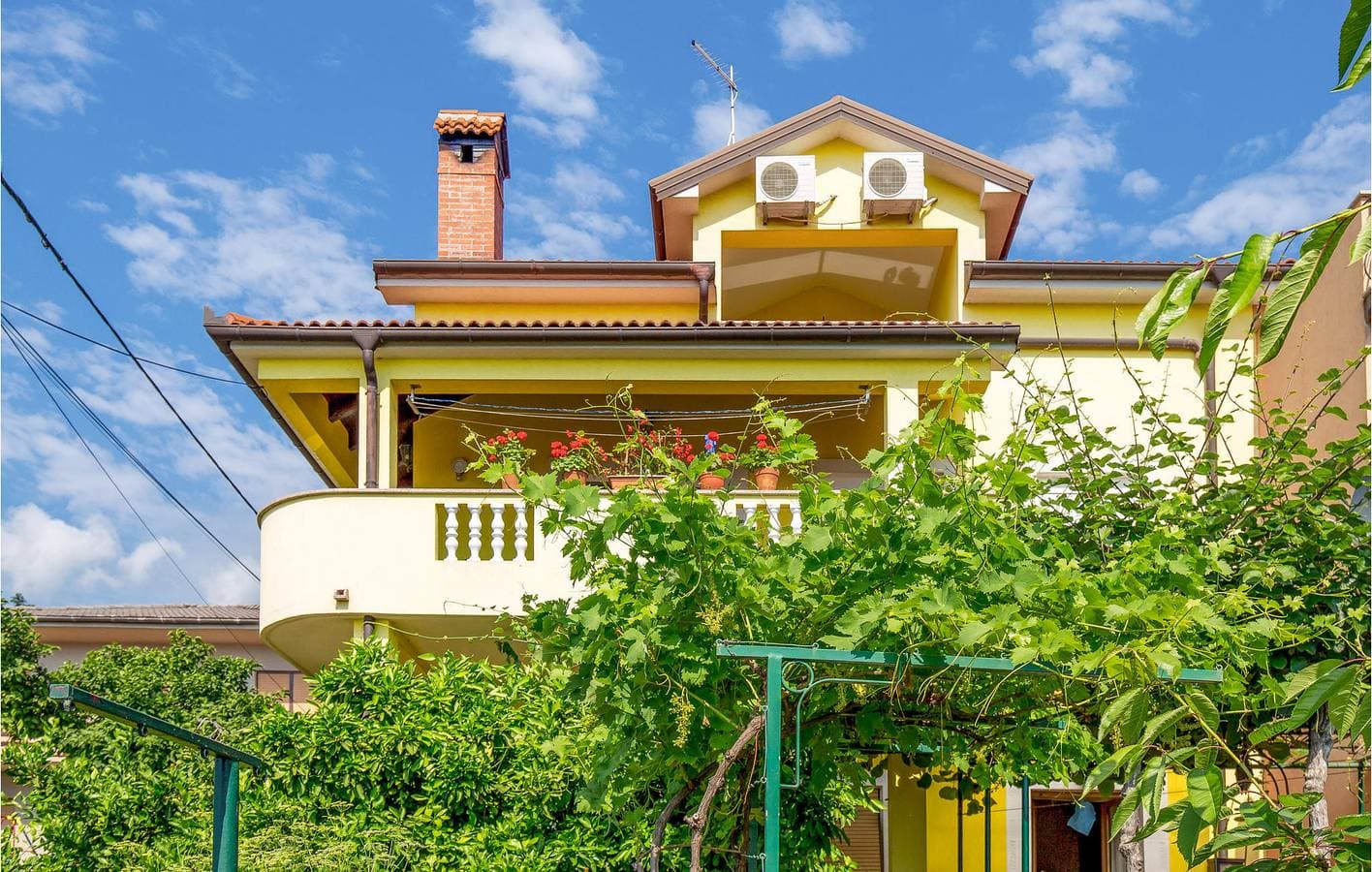 Gemütliche Ferienwohnung mit Terrasse, WLAN und Parkplatz, 2 km vom hundefreundlichen Strand entfernt 1