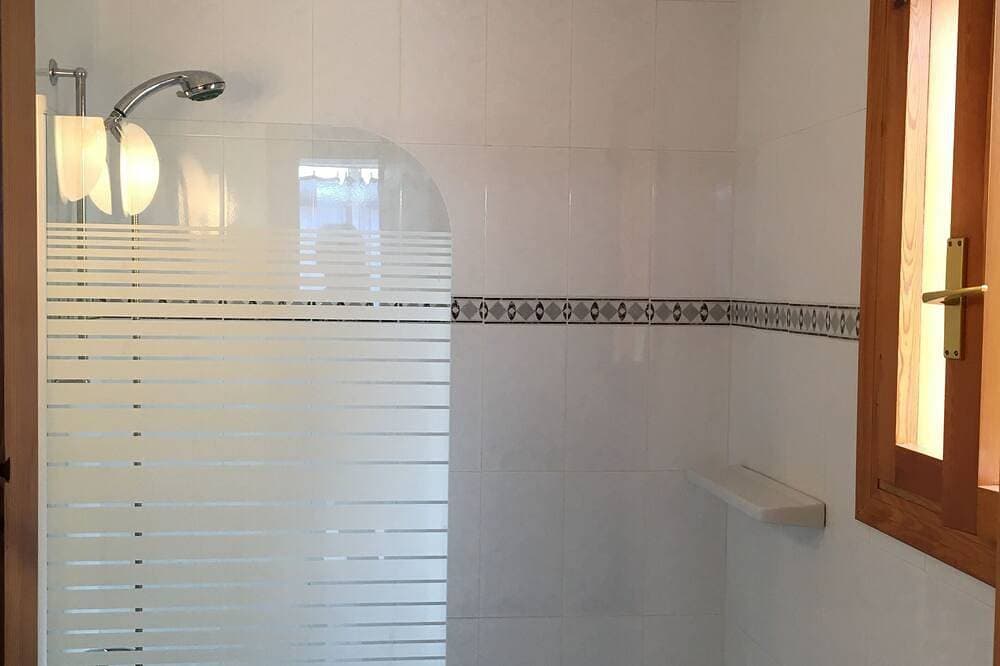 Foto 6 von 24: Klimatisierte Villa mit Meerblick, WLAN und privatem Pool