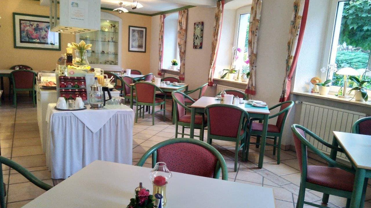 Foto 6 von 12: Haus am Kurpark - Hotel garni - Budget-Doppelzimmer inklusive Frühstück