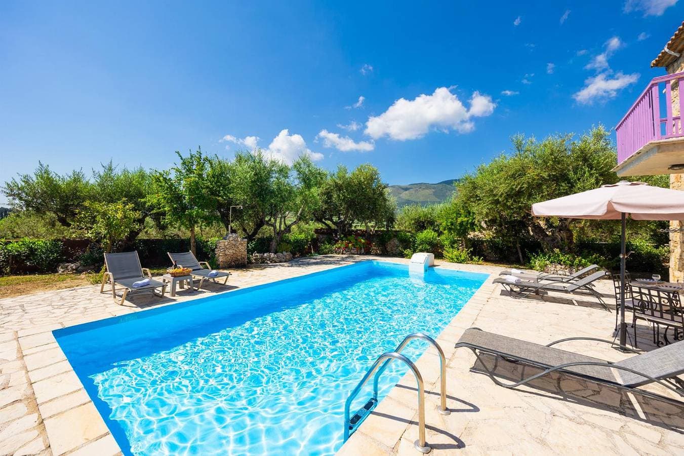 Foto 4 von 23: Villa für 5 Personen mit Garten