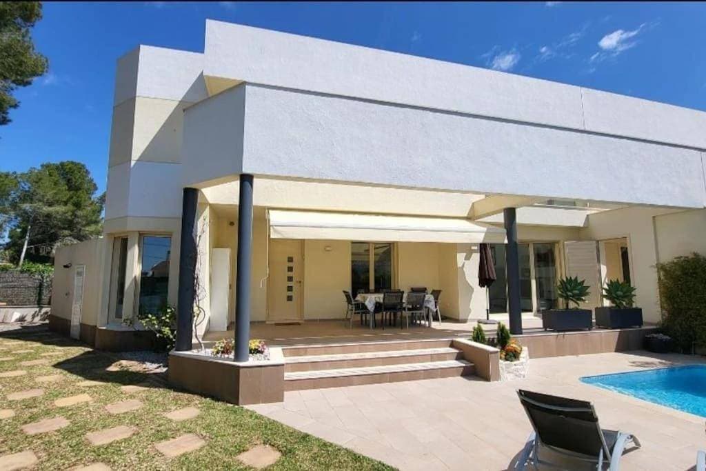Foto 4 von 22: Three-Bedroom House