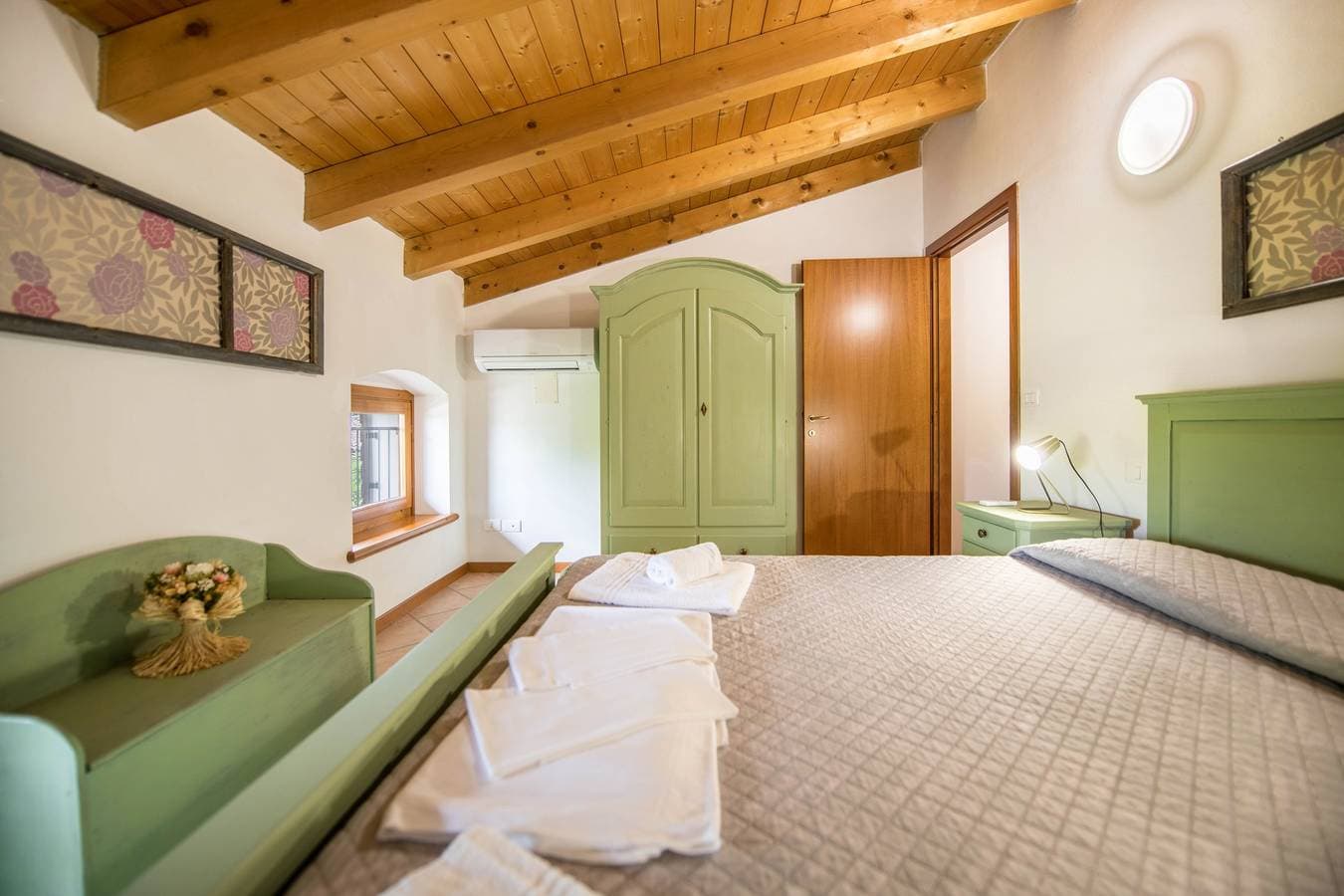 Foto 9 von 29: Ferienwohnung "Agriturismo Colombare Teboi Bilo" mit Bergblick, Gemeinschaftspool und WLAN