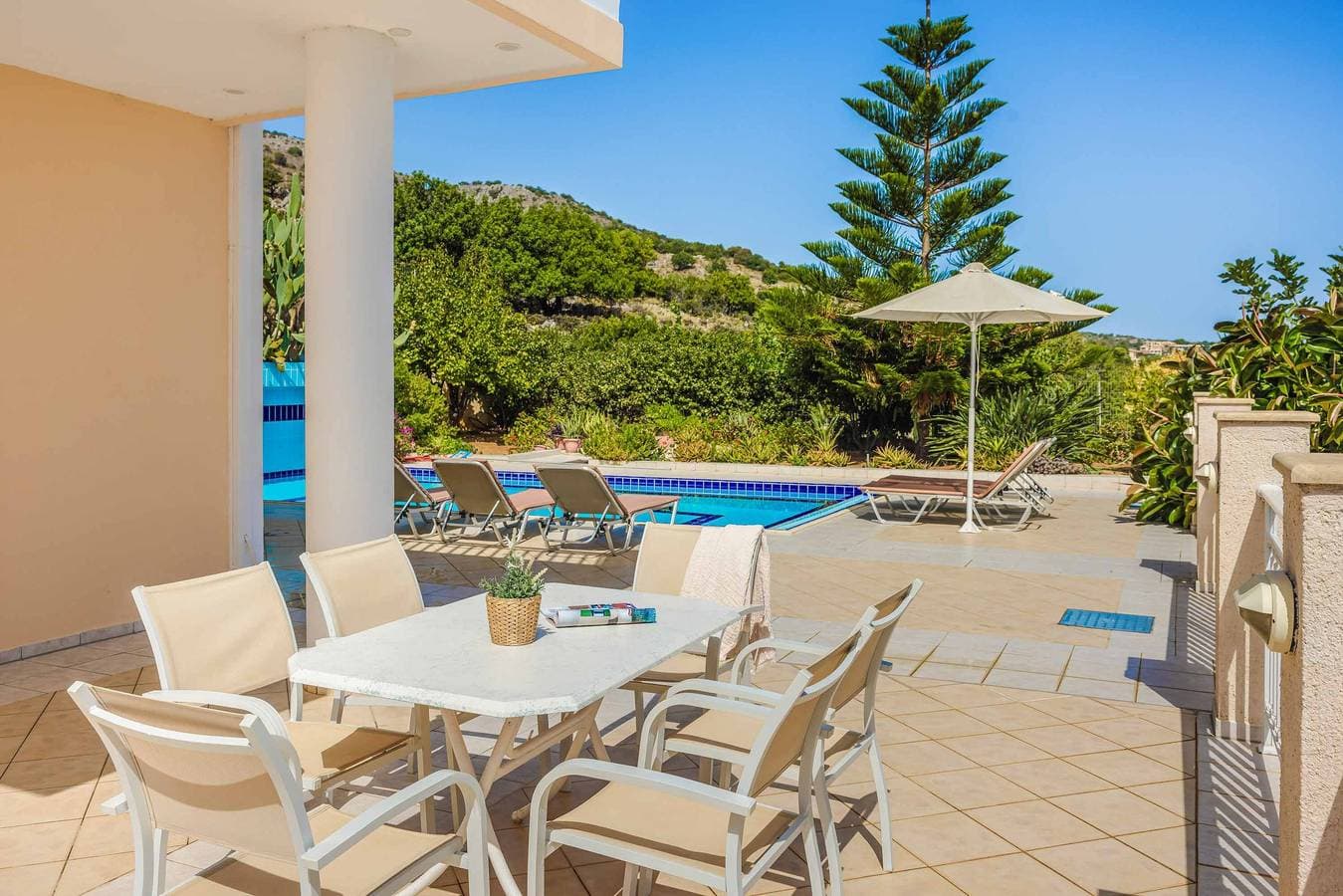 Foto 7 von 35: Villa für 6 Personen mit Terrasse