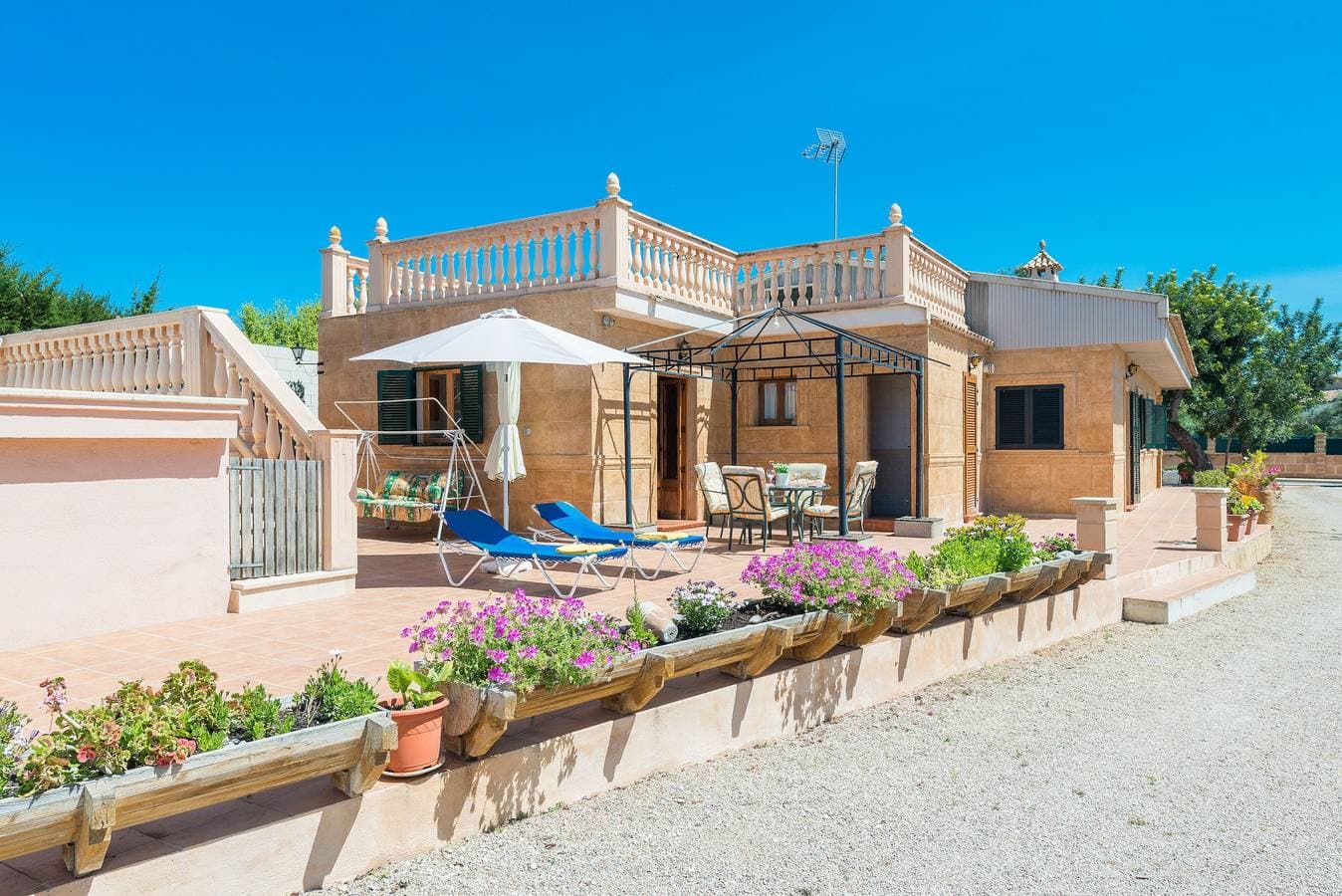 Foto 5 von 37: Familienfreundliche Villa "Ses Llegitimes" mit Pool