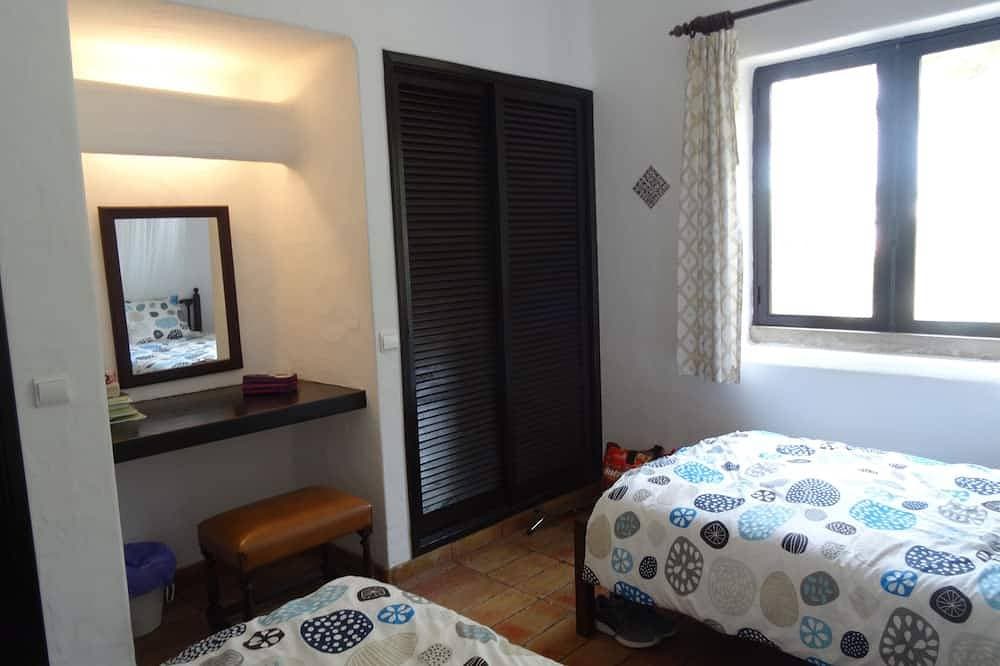 Foto 6 von 30: Ruhiges Ferienhaus in fantastischer Lage mit beheizbarem privaten Pool  Wifi 500