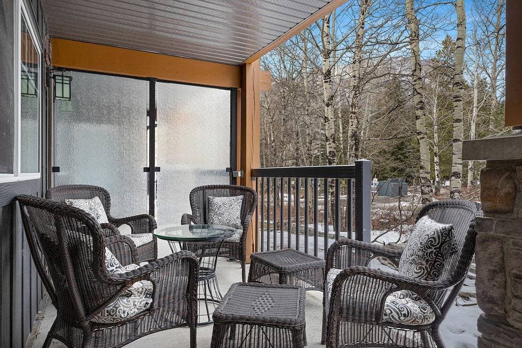 Foto 4 von 31: Cozy Rocky Mountain Getaway with Hot Tub! Pet Friendly & Newly Updated!