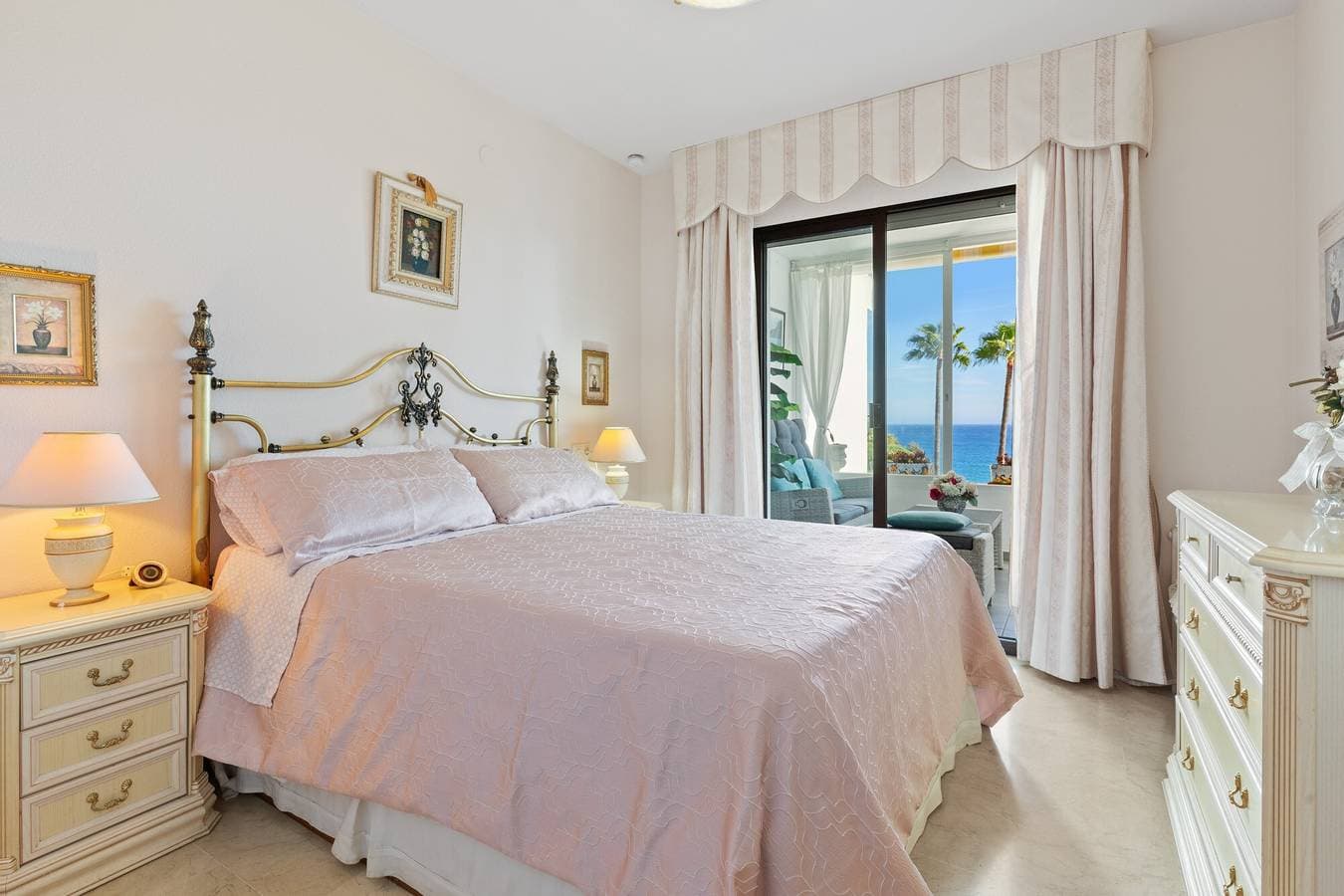 Foto 11 von 22: Apartment 'Frente Al Mar Mijas' mit Meerblick, Gemeinschaftspool und WLAN