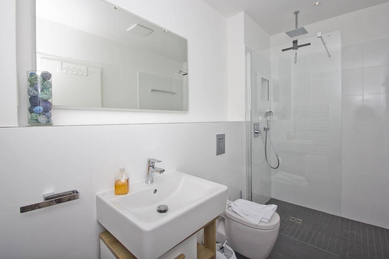 Foto 9 von 20: Moderne Ferienwohnung mit eigener Terrasse - Haus Inselwind FeWo MEERzauber
