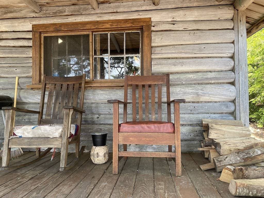 Foto 13 von 25: Gehen Sie zu dieser einsamen Hütte am See in Downeast Maine