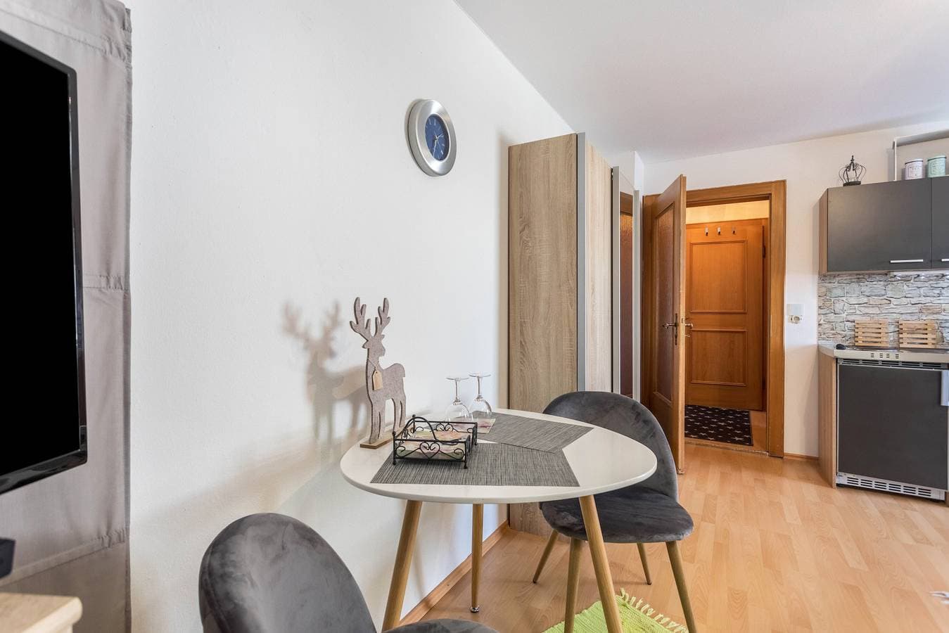 Foto 5 von 16: Einzimmerapartment 'Bergblick' mit Balkon und WLAN