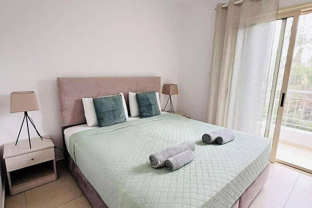 Foto 3 von 30: Elysia park - Charming 2Br Townhome with Pool, Gym, Free parking-Paphos central