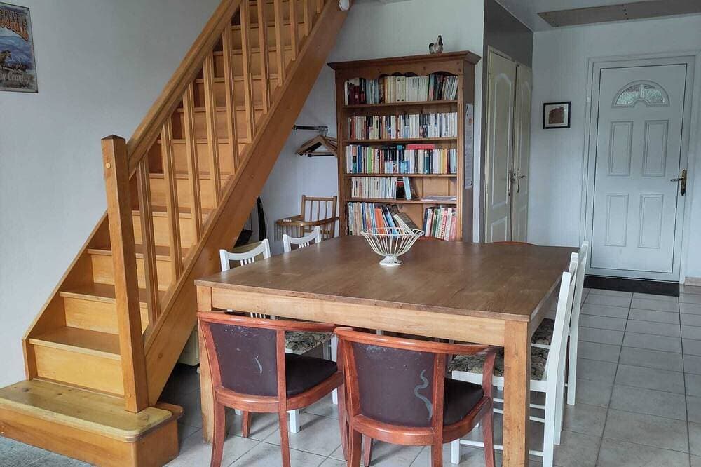 Foto 13 von 28: Ferienhaus 4/6 Pers in den Ardennen, Hallenbad, Greenway geht vorbei.