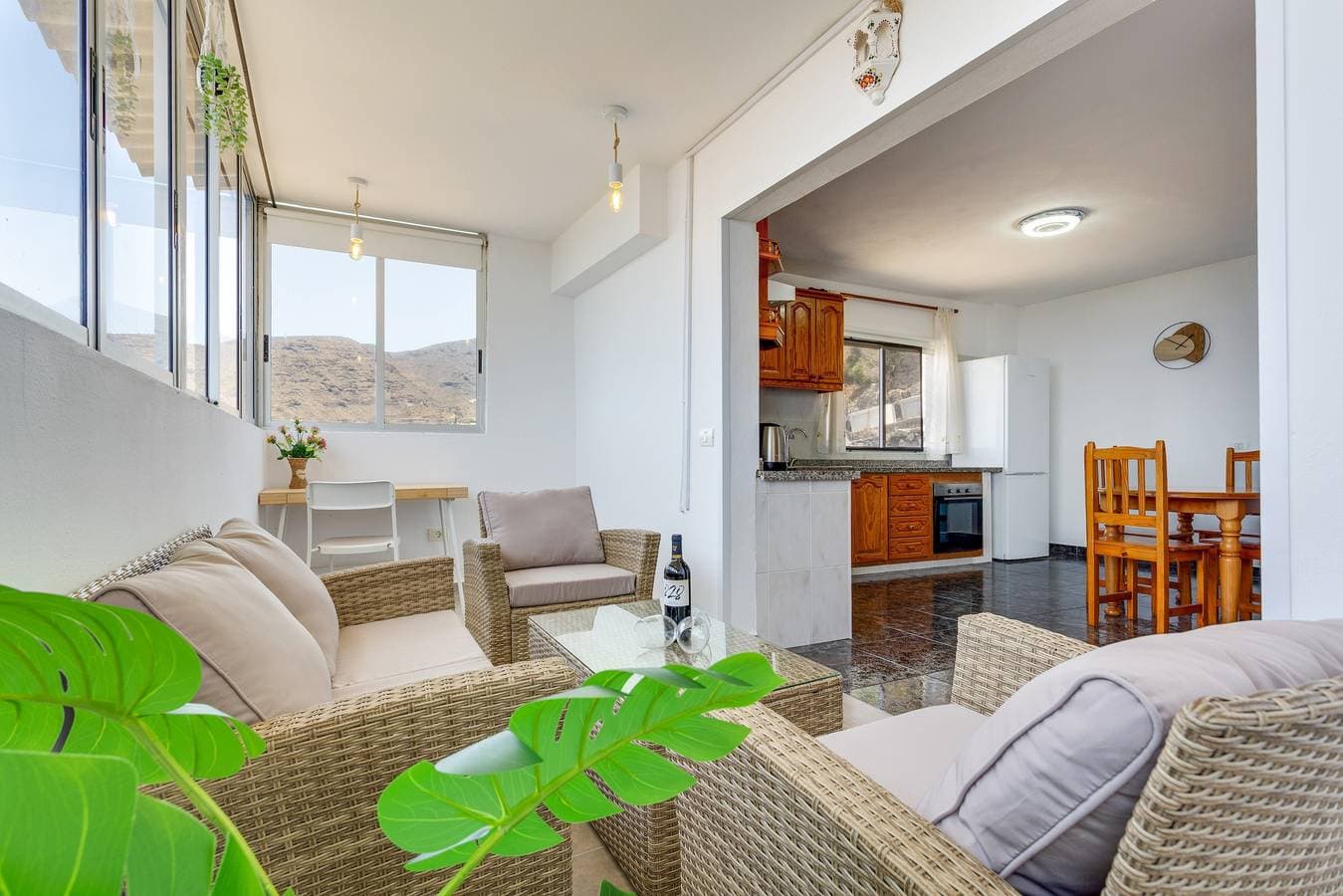 Foto 2 von 28: Ferienwohnung 'Golden Sunset' mit Meerblick, privater Terrasse und WLAN