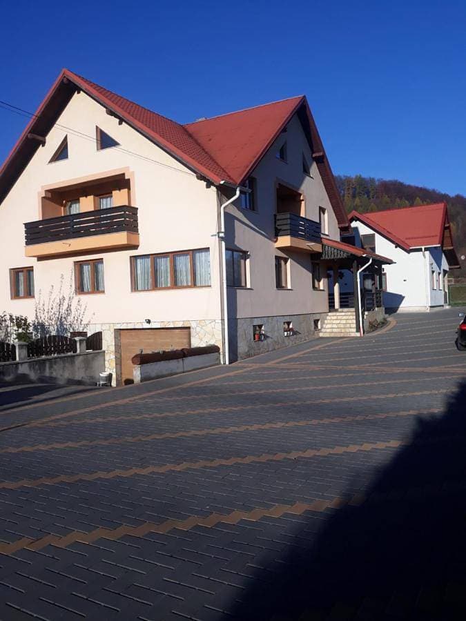 Pensiunea Mariana 1