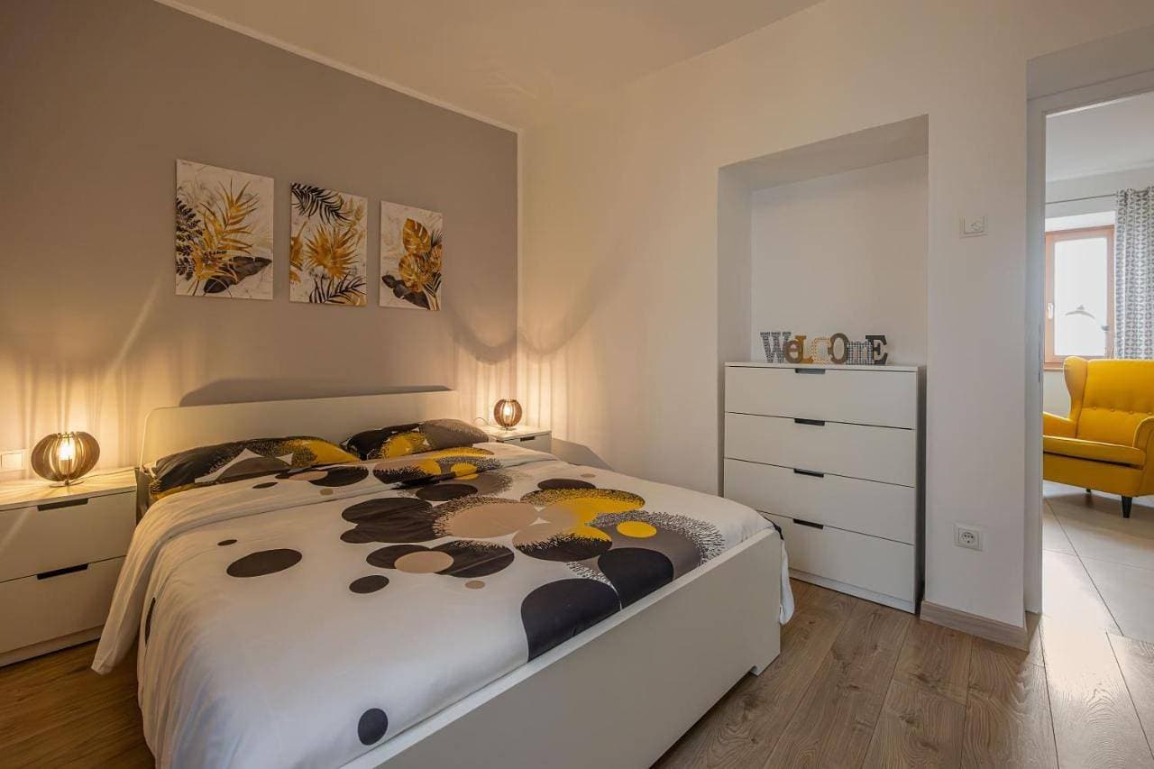 Foto 9 von 11: Two-Bedroom Apartment with Balcony