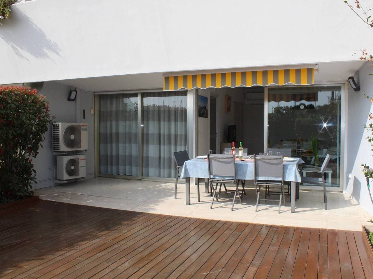 Foto 12 von 16: Erdgeschosswohnung mit Garten + Terrasse, 3-Zimmer, 4 Personen, 5 Min. zum Strand – Villeneuve-Loubet Plage