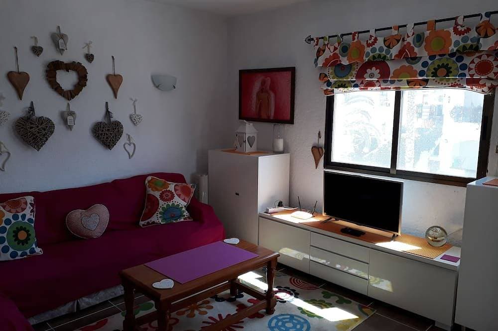 Foto 5 von 16: Liebe 2-Bett-Wohnung.  4 Personen mit WLAN, Sat-TV und Pool.