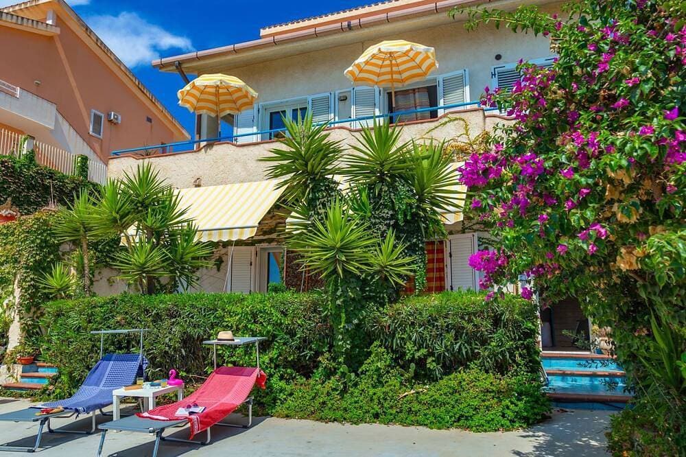 Ruhige Ferienwohnung in Sciacca mit Terrasse, Garten und Grill und Meerblick 1