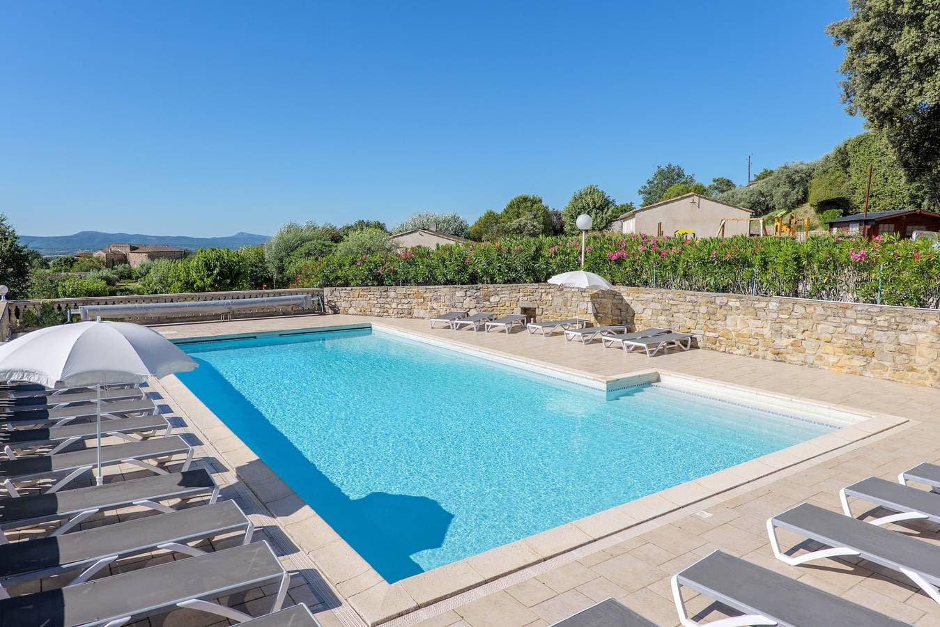 Foto 2 von 32: Gîte Le Micocoulier La Fontinelle – Ruhige Ferienhäuser in der Ardèche