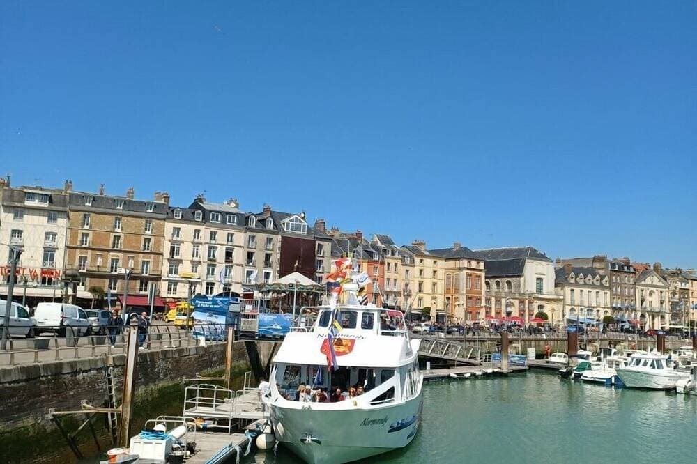 Bright and spacious F4 apartment Dieppe Normandie. 1