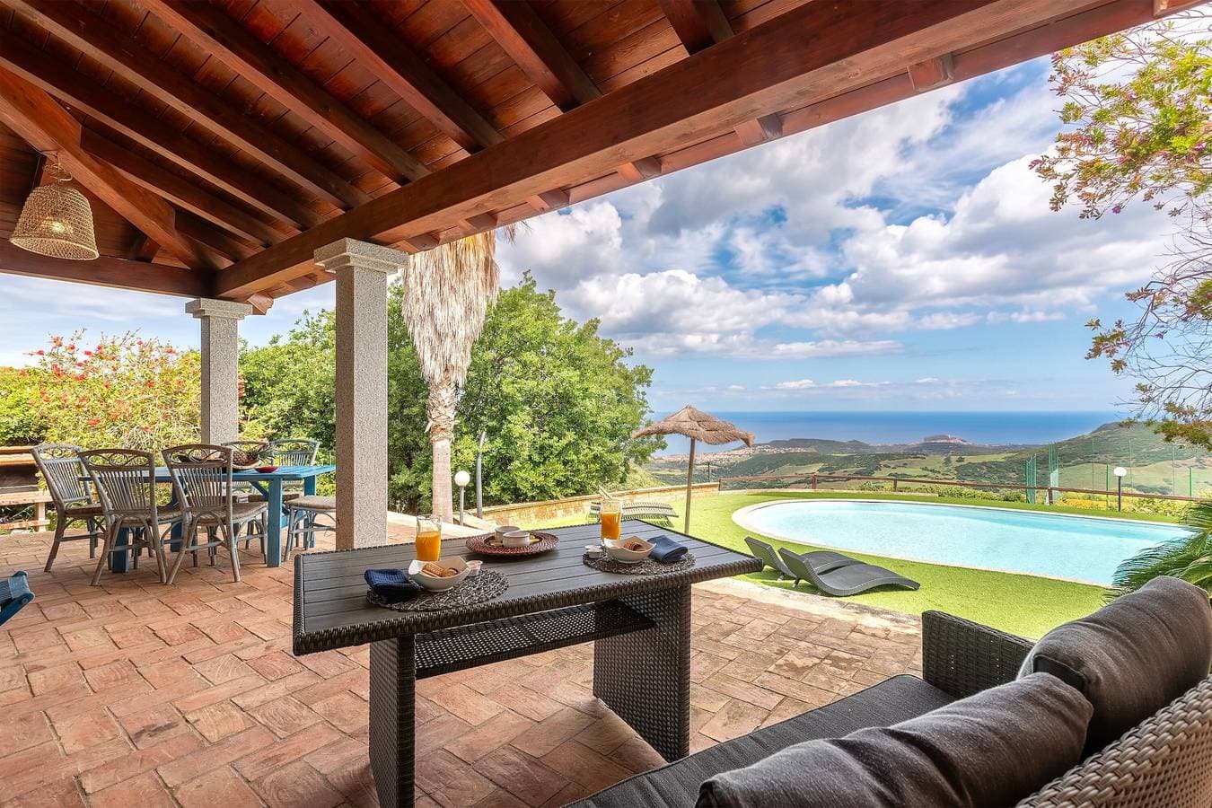 Foto 3 von 35: Villa „Roberta mit großem privatem Pool“ mit Meerblick, WLAN und Klimaanlage