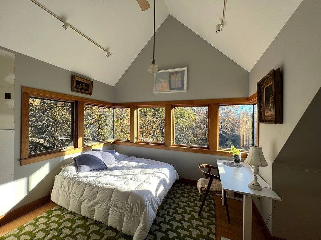 Private Contemporary Artist's Tree House on two acres with perennial gardens. 1