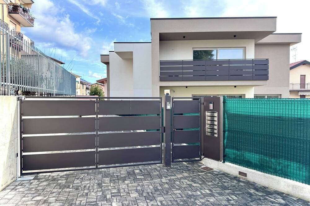 Foto 13 von 23: Jungle Sarnico Color Suites  -Garage - Self check - 2 min from the lake and downtown